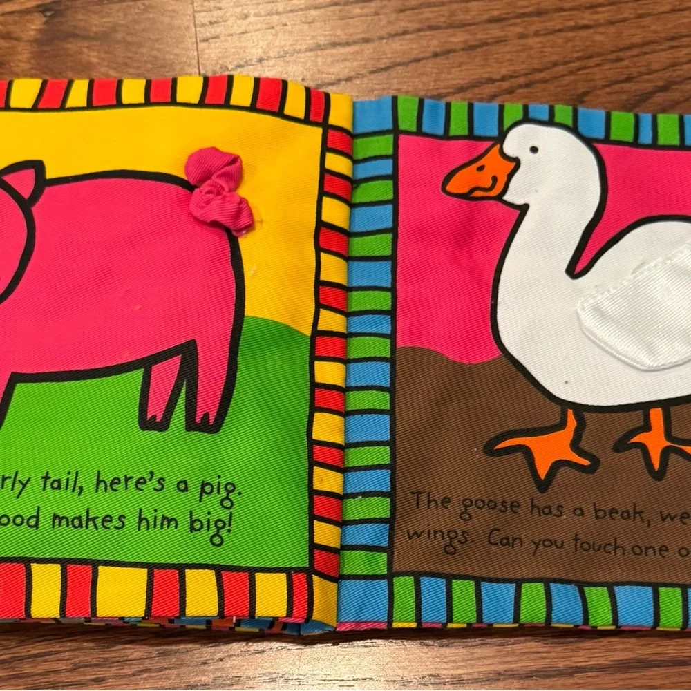 Fluffy Chick and Friends Soft Book - Picture 4 of 5